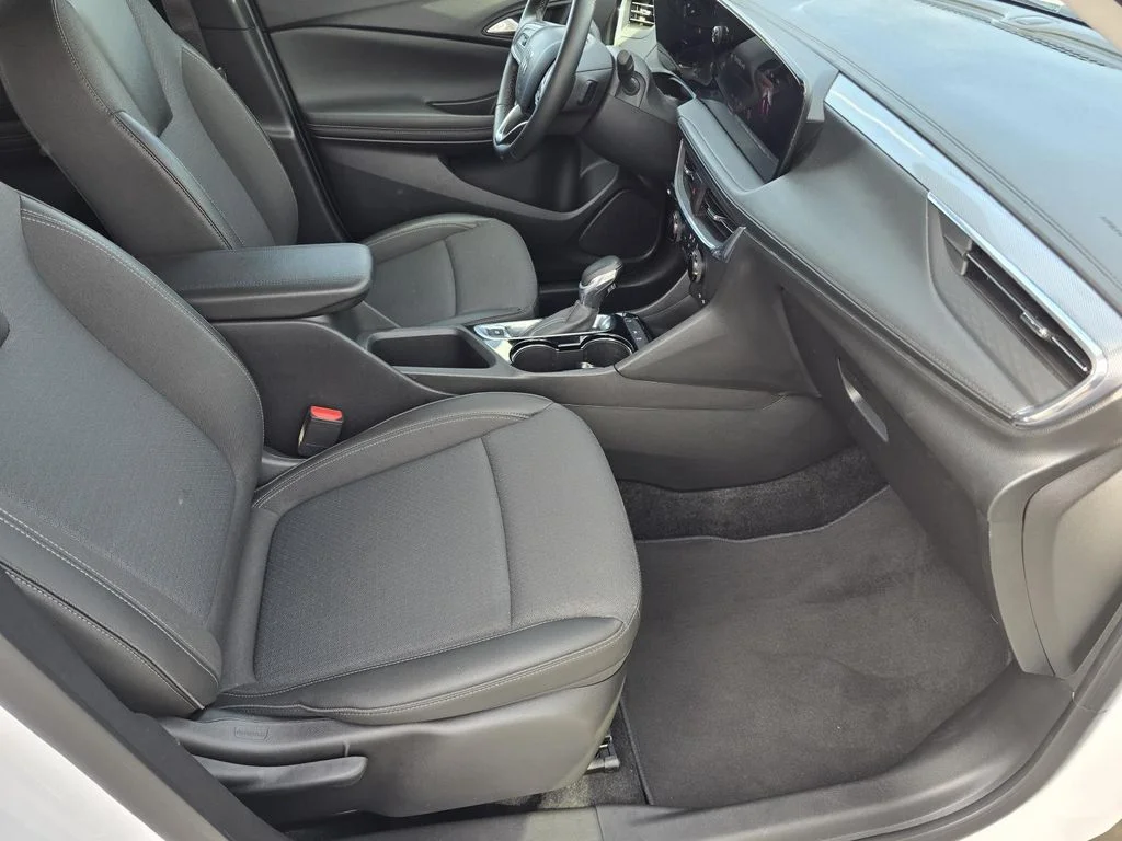 Used 2024 Summit White Buick Preferred image 21