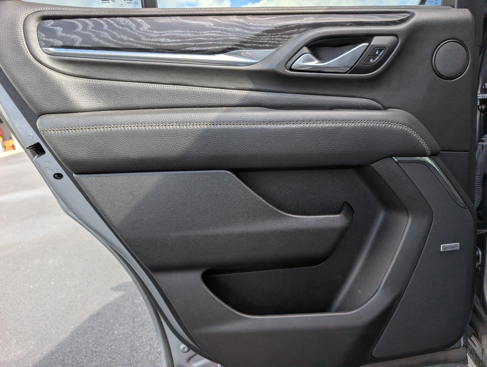 Used 2023 STERLING METALLIC GMC Denali image 38