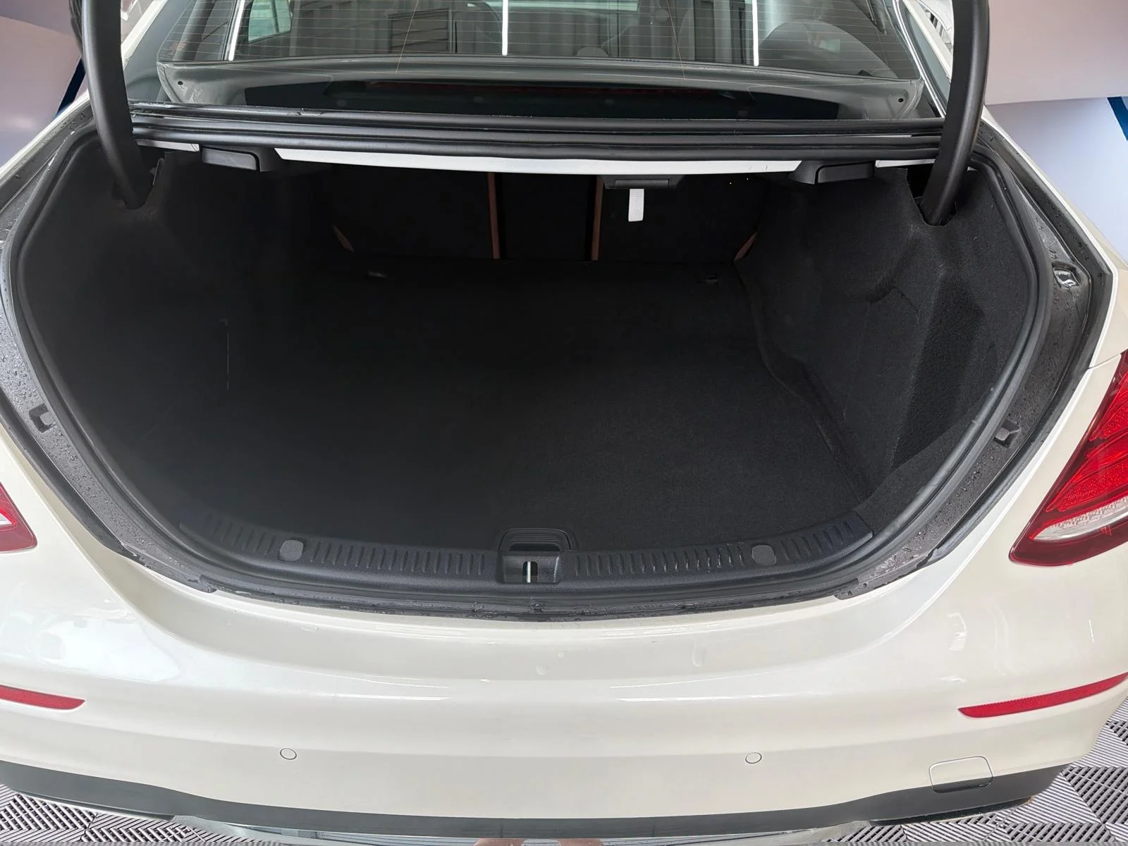 Used 2020 White Mercedes-Benz E 350 4MATIC Sedan image 6