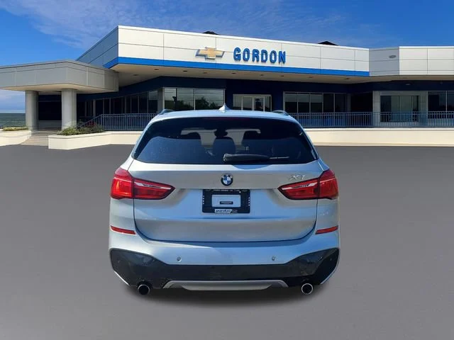 Used 2018 Silver BMW xDrive28i image 4