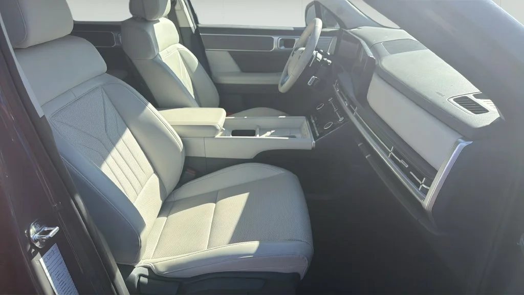 Used 2025 Gray Hyundai SEL image 13
