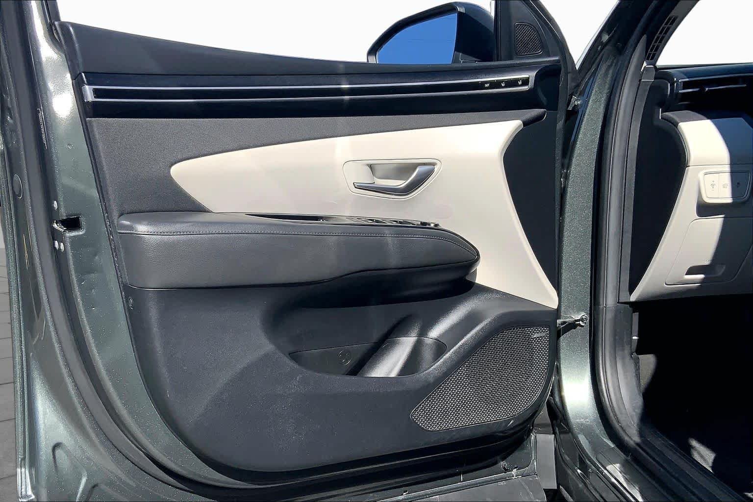 Used 2022 Amazon Gray Hyundai Limited image 19