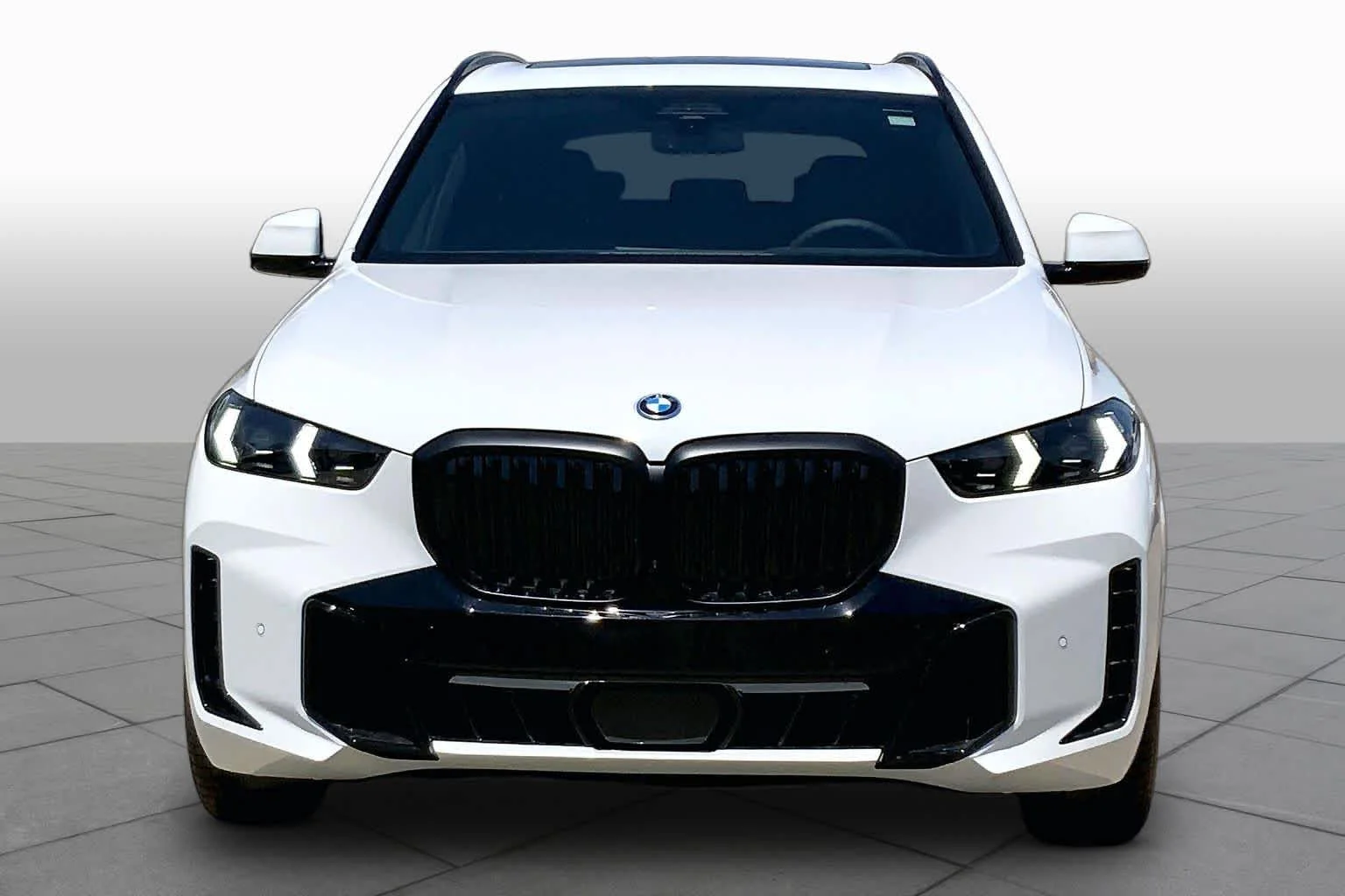 New 2026 Alpine White BMW xDrive50e image 3