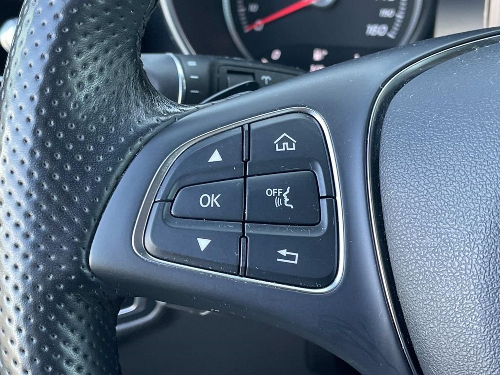 Used 2019 Black Mercedes-Benz GLC 350e image 8