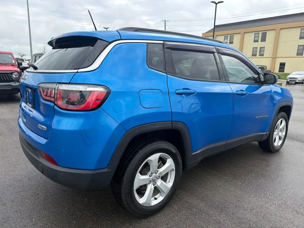 Certified Used 2018 Blue Jeep Latitude image 6