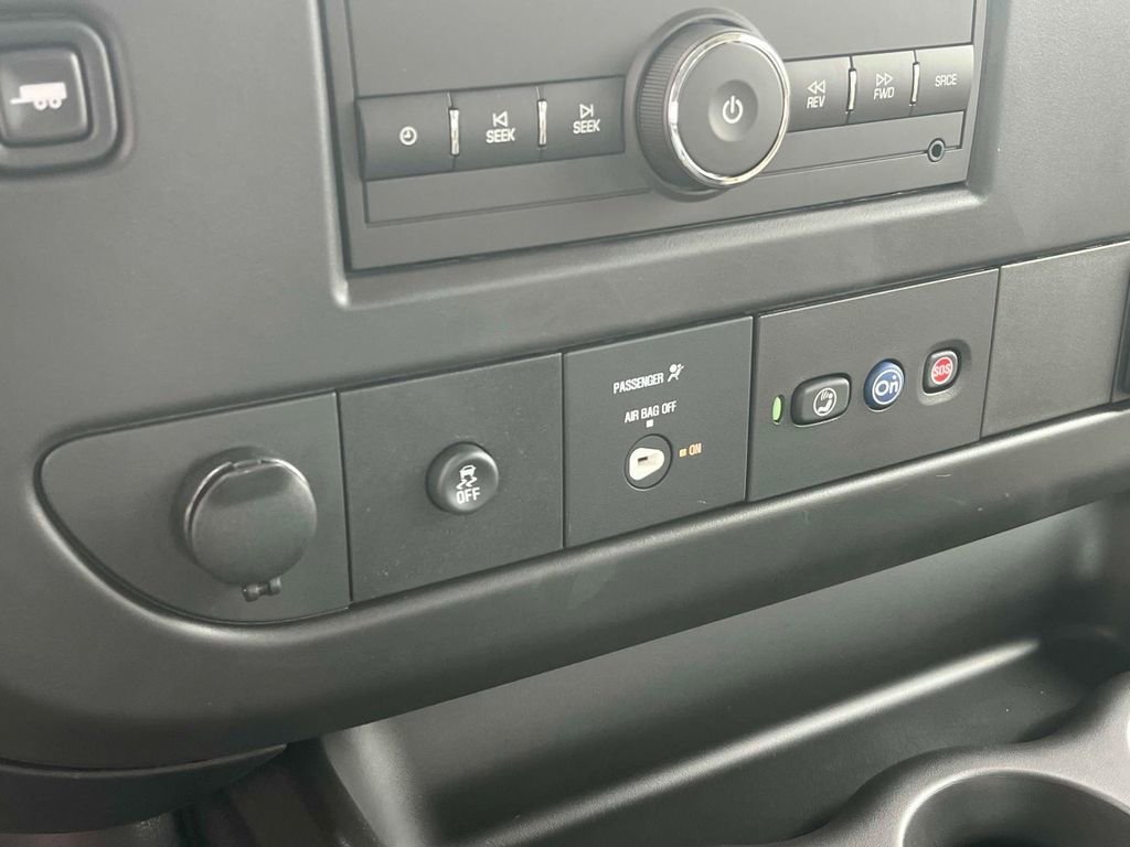 2025 GMC Savana Cargo Work Van - Photo 24