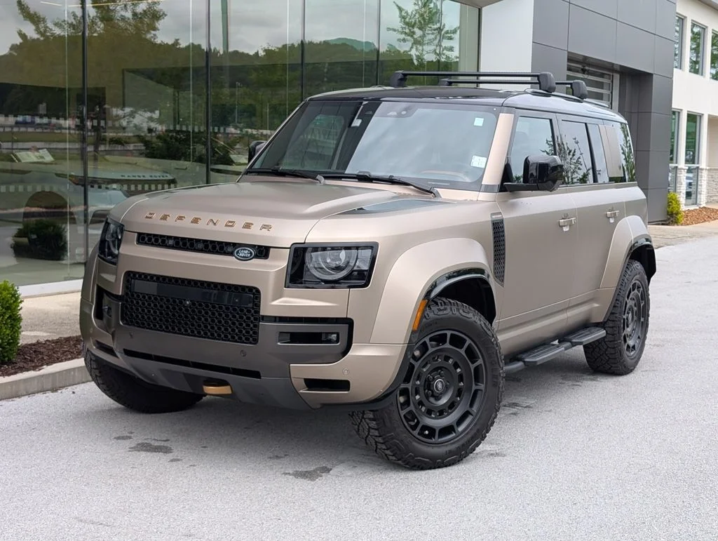 2025 Land Rover Defender 110 Octa P635's photo