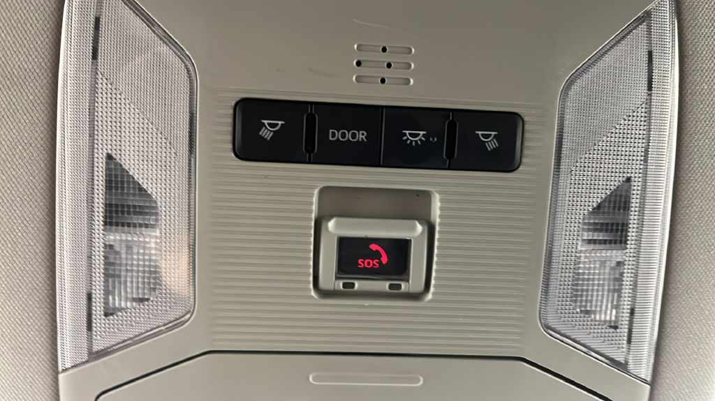 Used 2022 White Toyota LE image 29