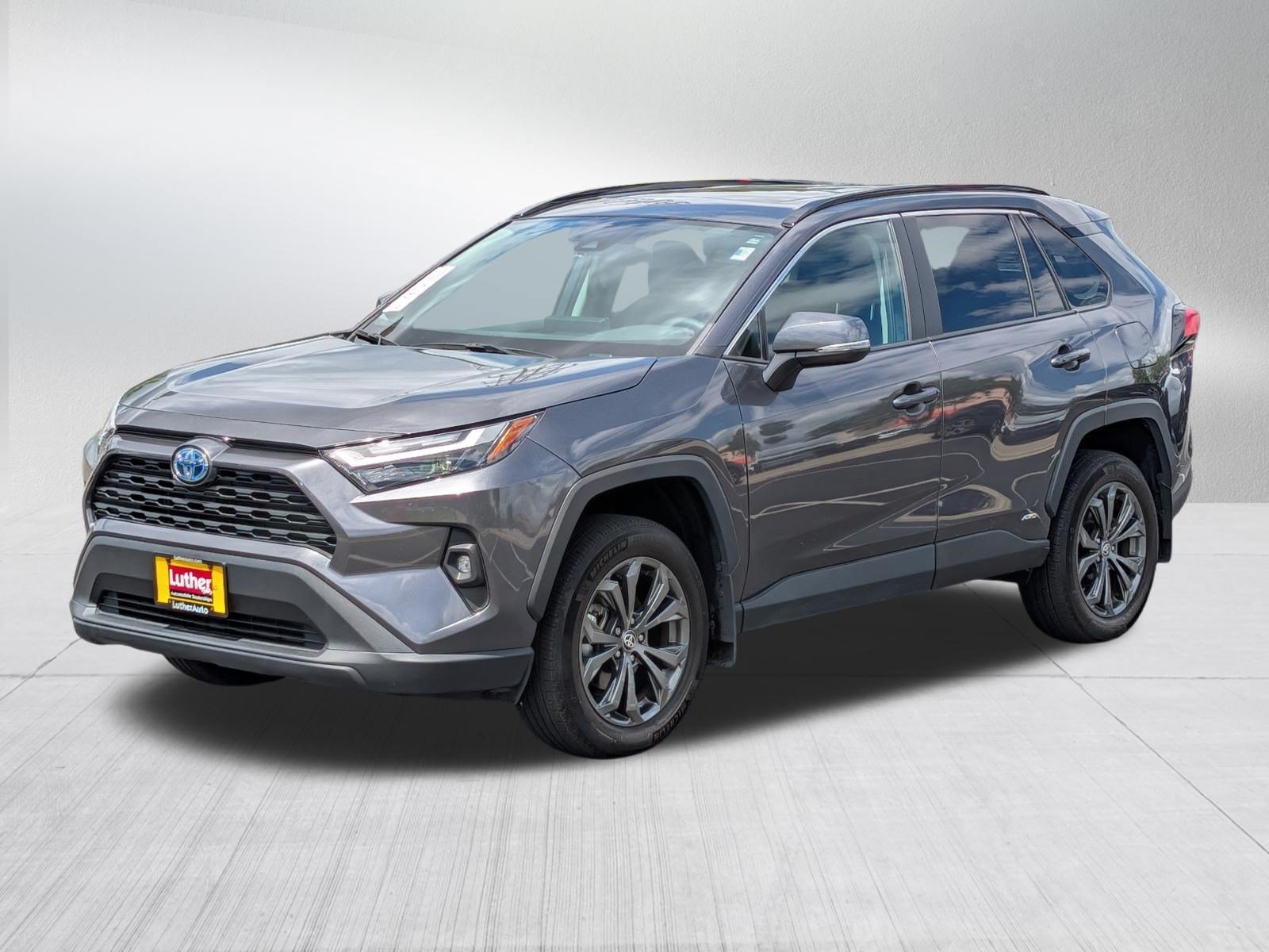 Used 2024 Magnetic Gray Metallic Toyota Hybrid XLE Premium image 3
