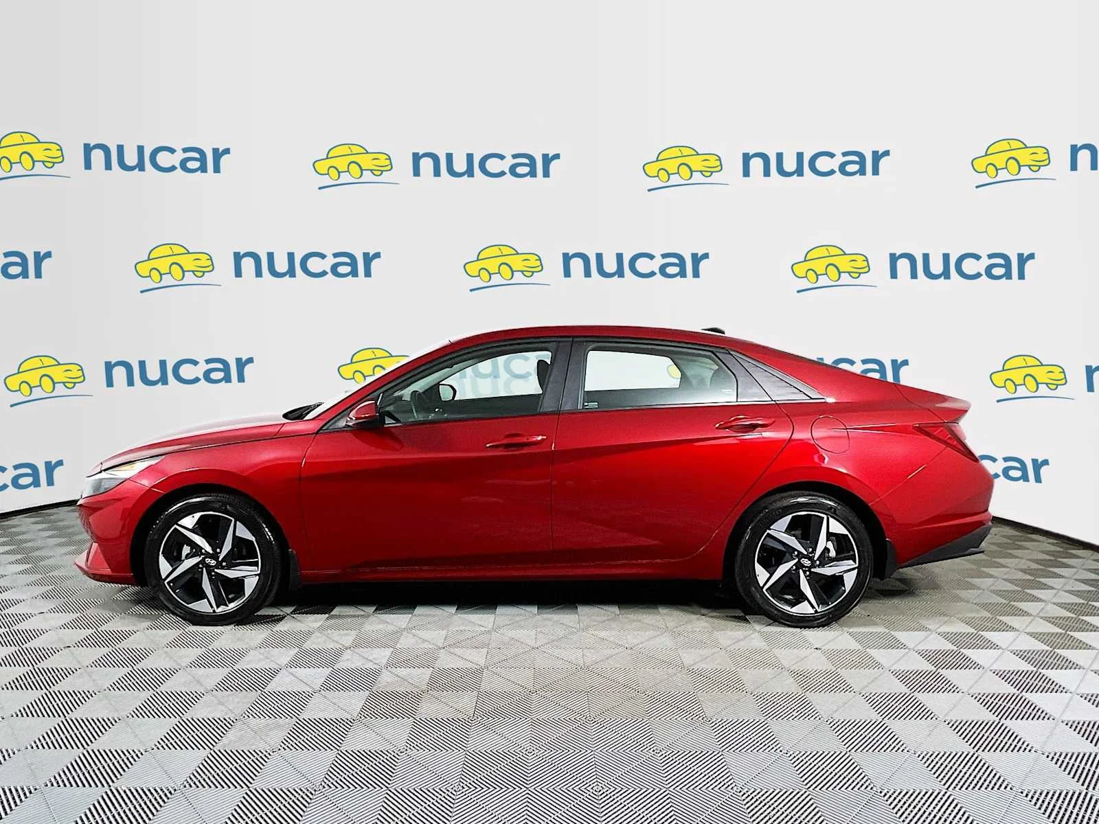 Used 2023 Ultimate Red Hyundai SEL image 4