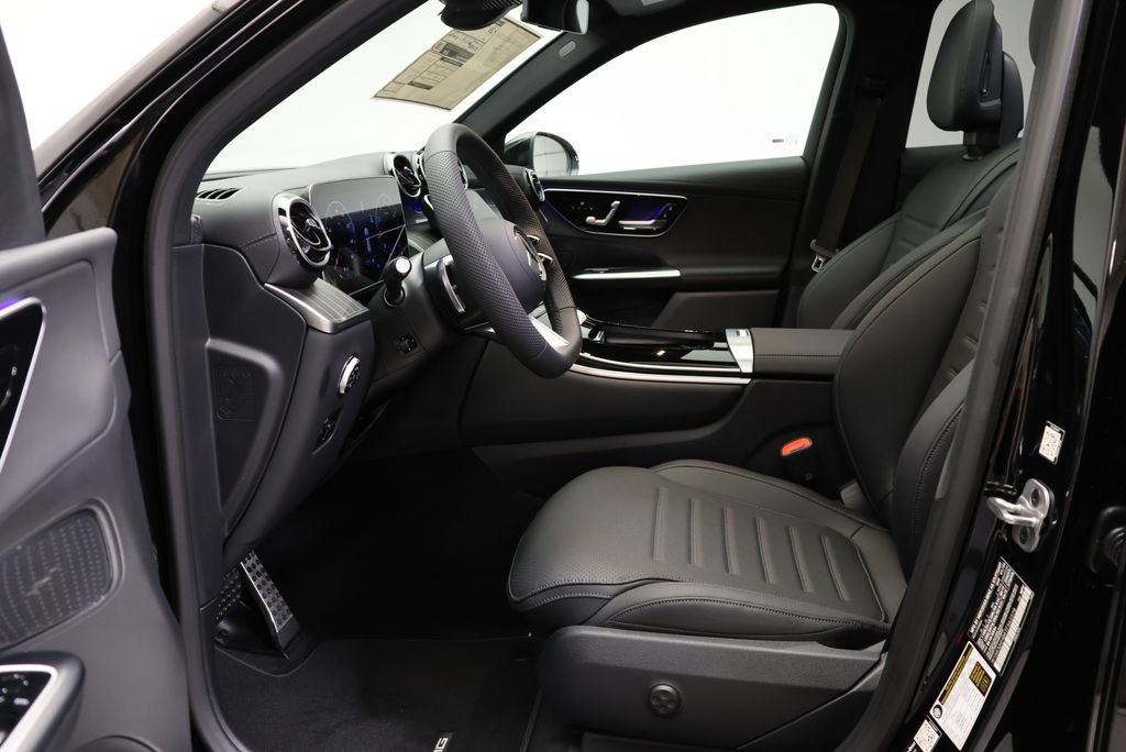 Used 2026 Black Mercedes-Benz GLC 300 image 37