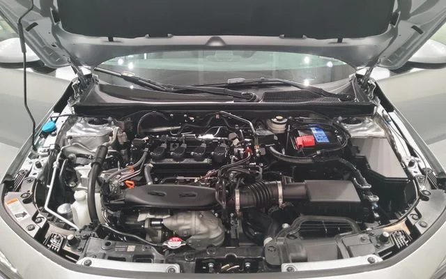 Used 2023 Silver Honda EX image 11