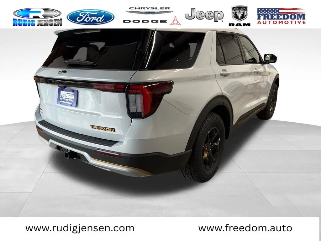 New 2026 White Ford Tremor image 5
