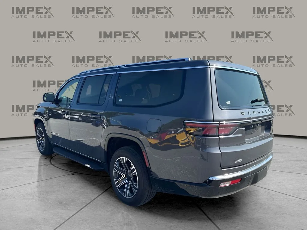 Used 2024 Gray Jeep Base image 3