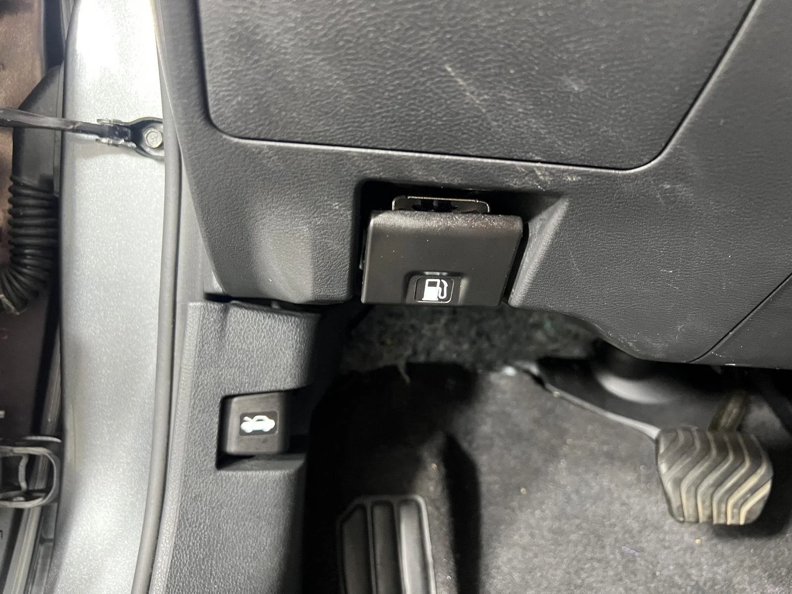 Used 2023 Gun Metallic Nissan 2.5 SV image 17