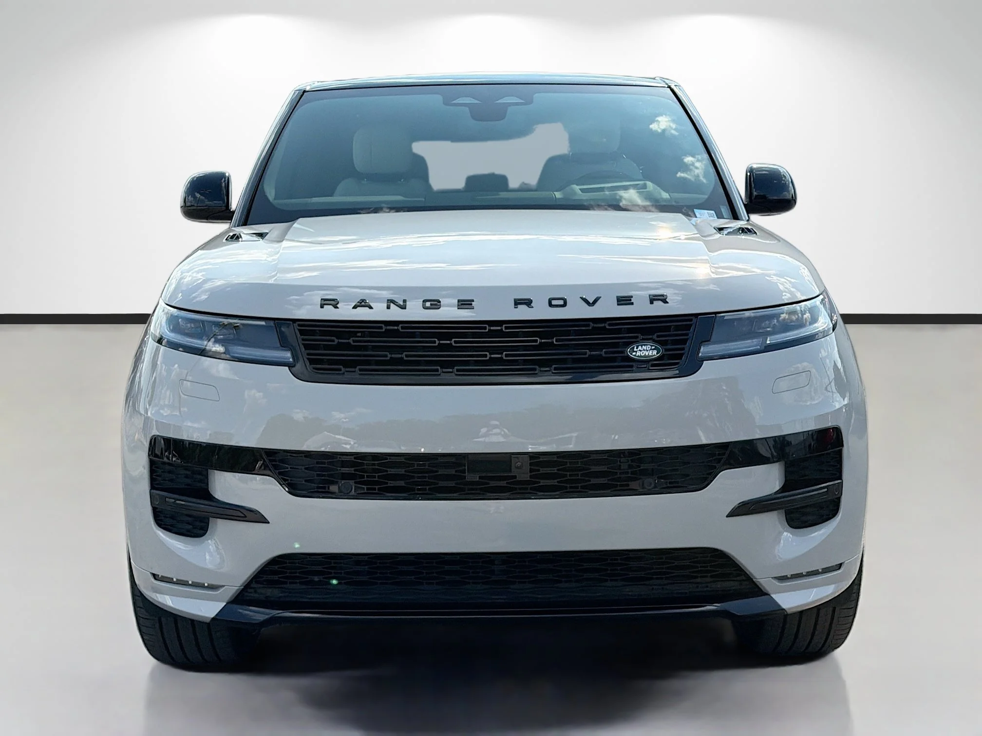 New 2026 Borasco Grey Metallic Land Rover Dynamic SE image 8