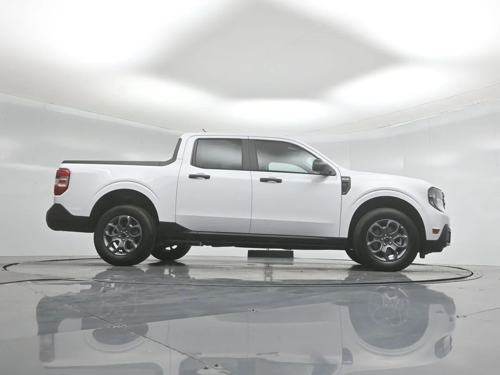 New 2026 Oxford White Ford XLT image 44