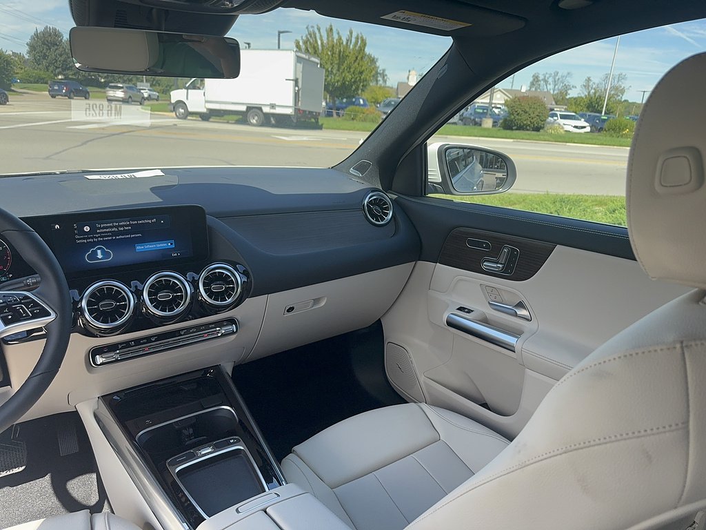 New 2026 Polar White Mercedes-Benz GLA 250 4MATIC® image 12