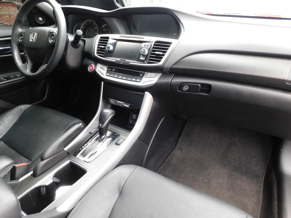 Used 2015 Gray Honda EX-L image 20