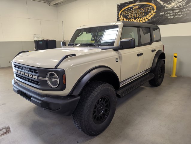 2026 Ford Bronco Big Bend - Ford Custom Garage Dark Trail Black Package