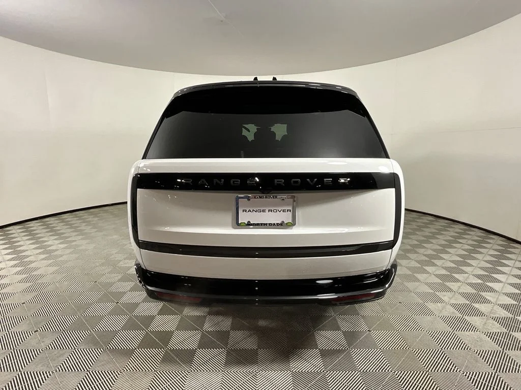 New 2026 Fuji White Land Rover SE 7 Seats image 7