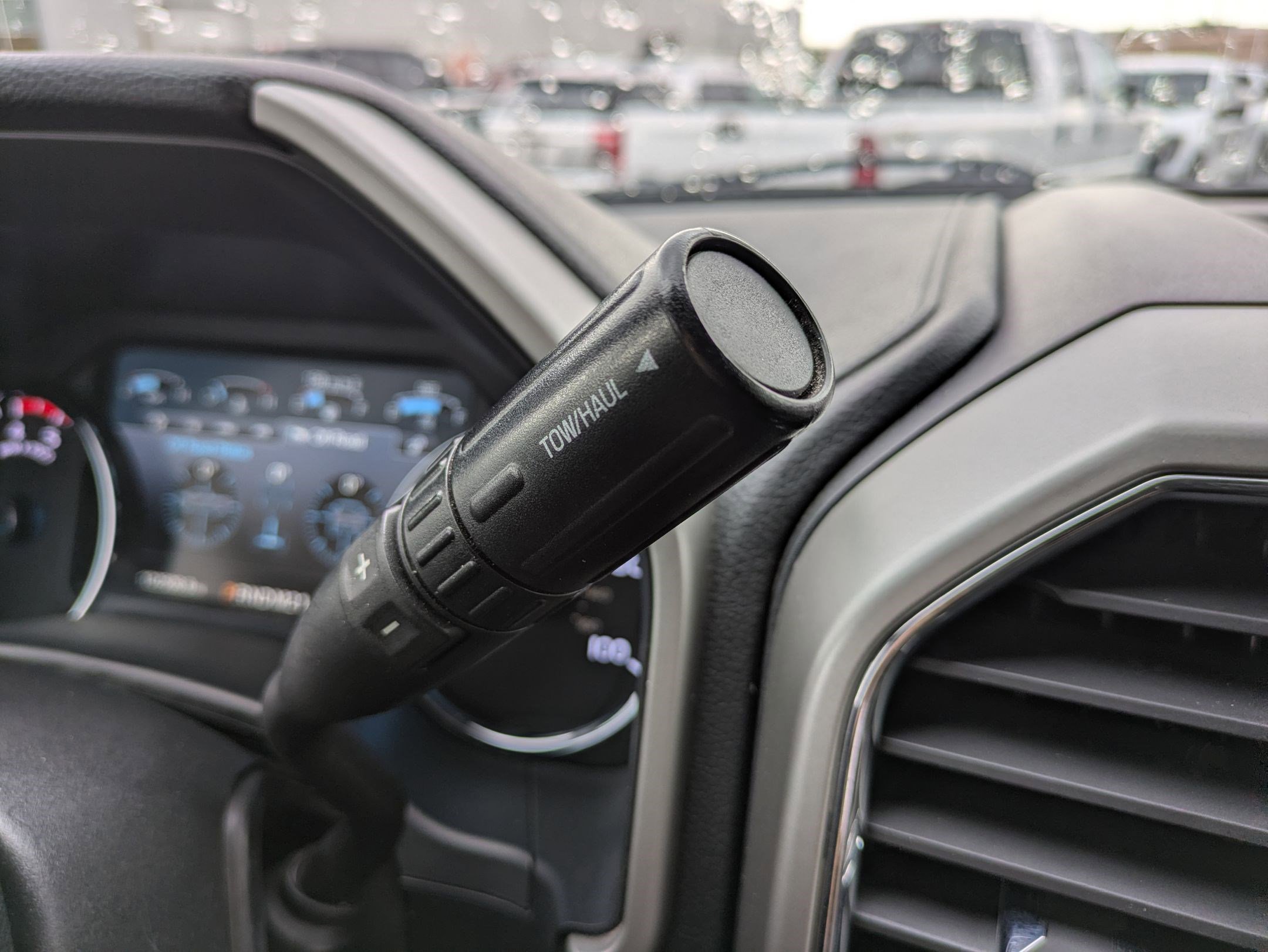 Used 2018 Oxford White Ford LARIAT image 24