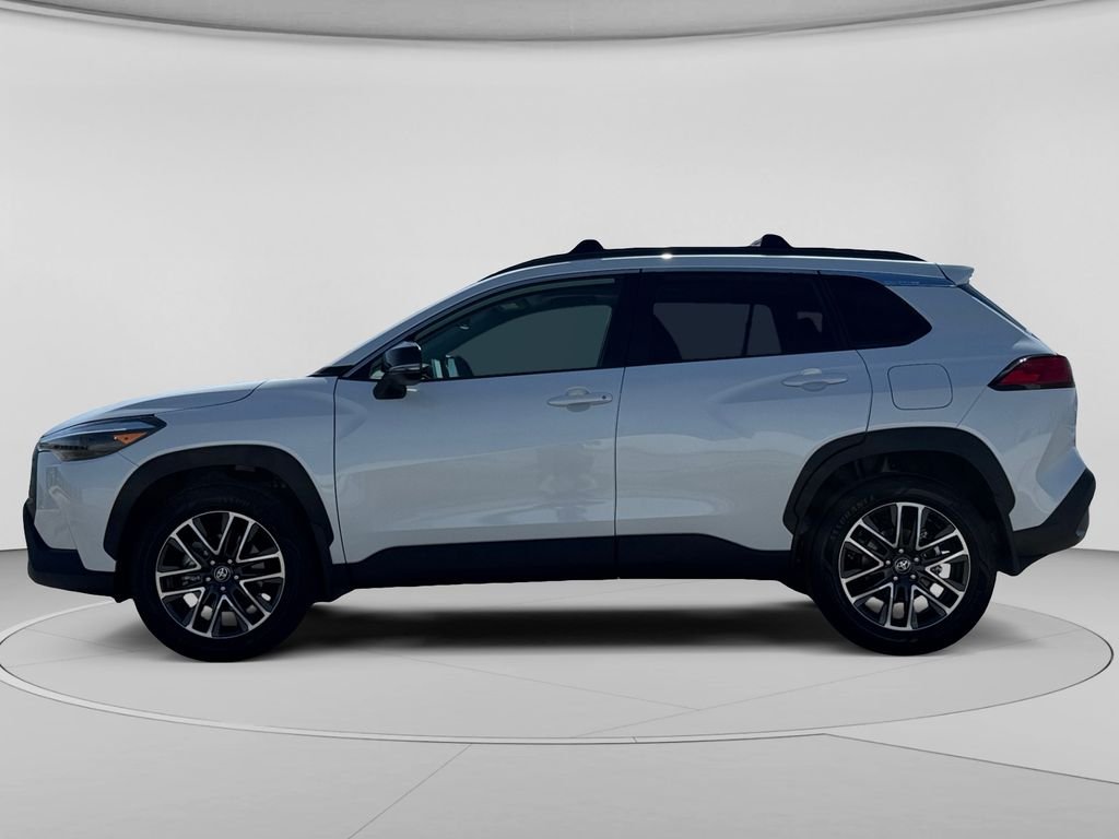 Used 2026 Pearl Toyota XLE image 7