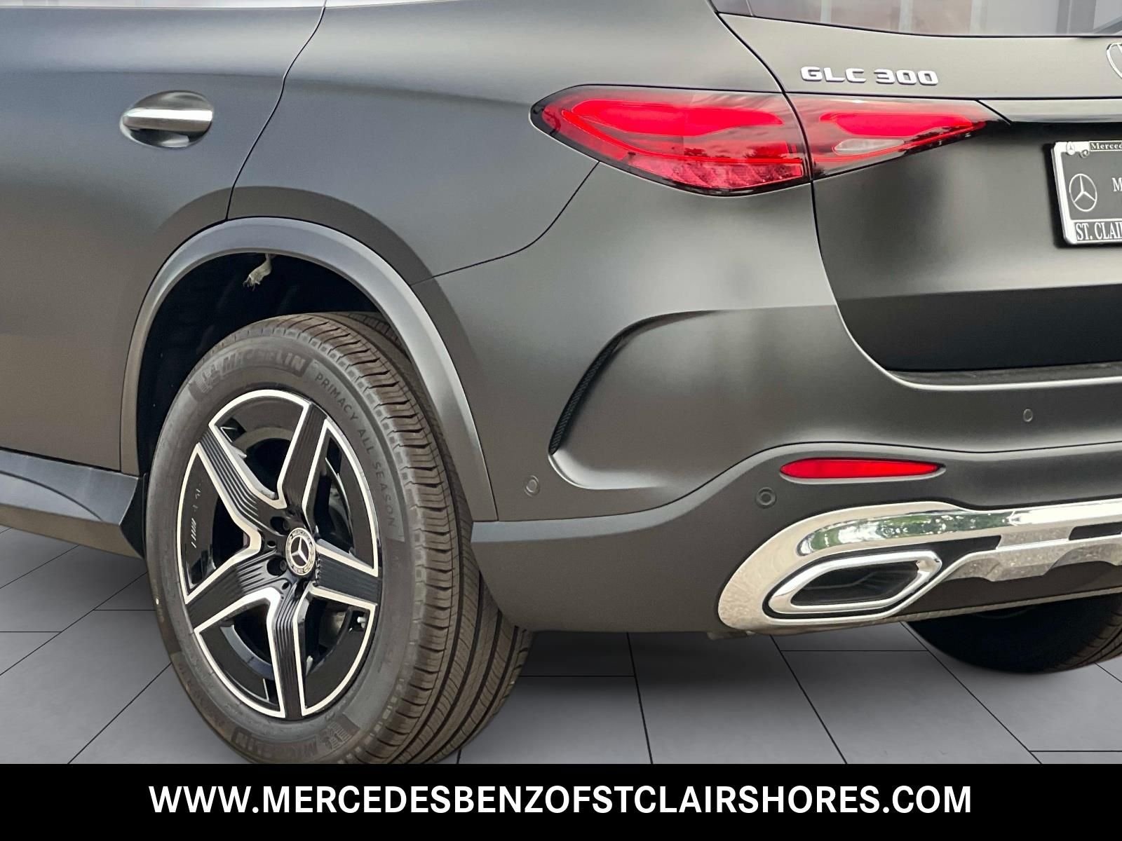 New 2026 MANUFAKTUR exclusive graphite grey magno Mercedes-Benz GLC 300 image 4