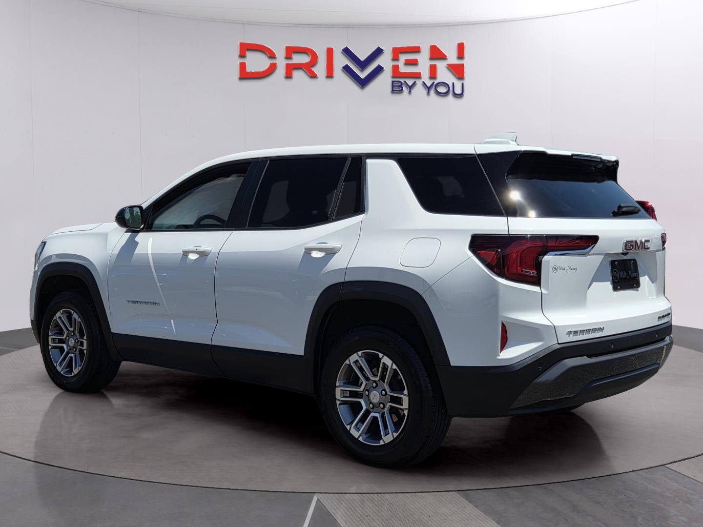 Used 2026 Summit White GMC FWD Elevation image 3