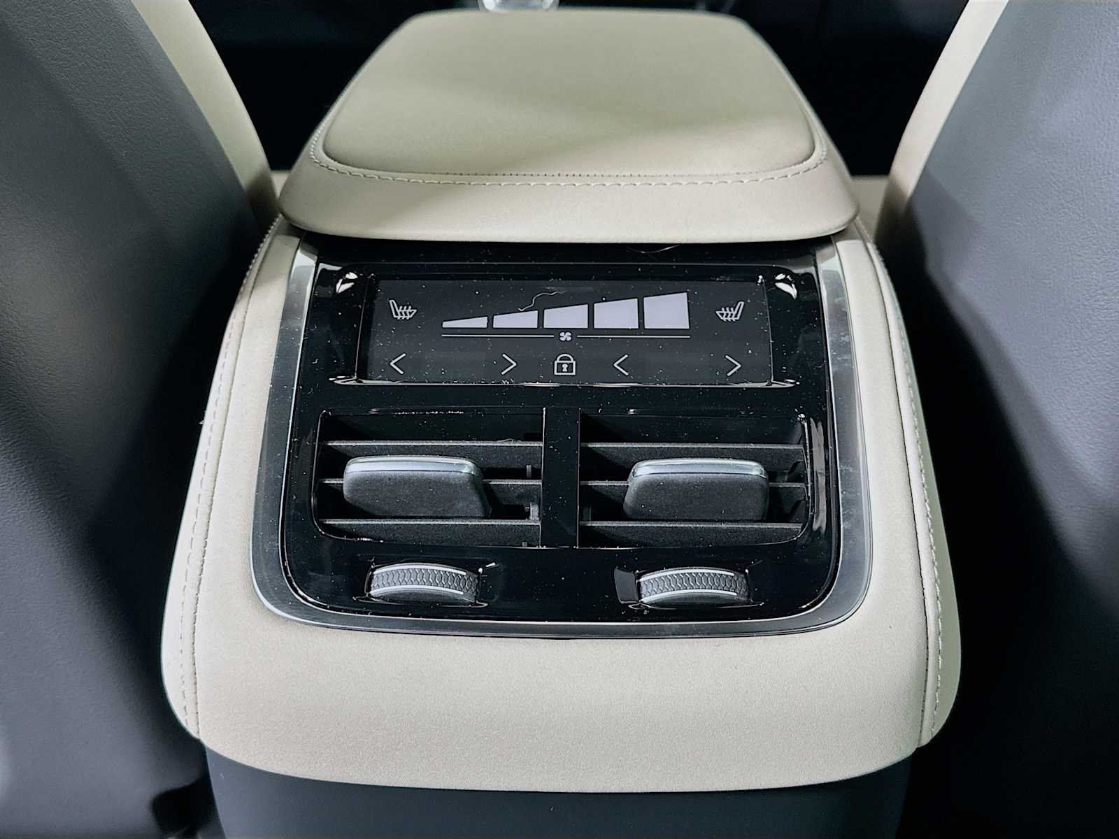 New 2026 Crystal White Volvo Core image 24