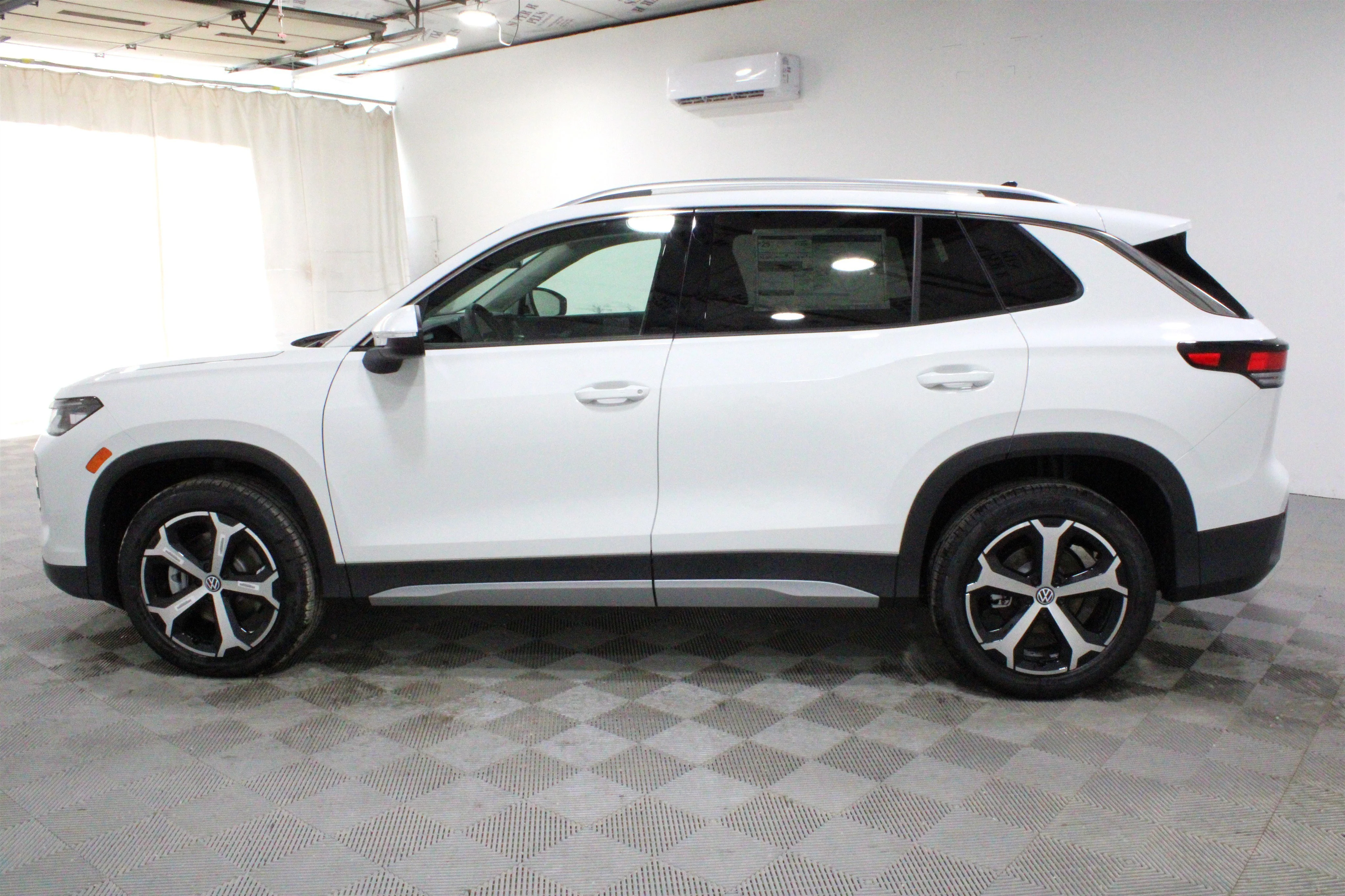 New 2026 Pure White Volkswagen SE image 29