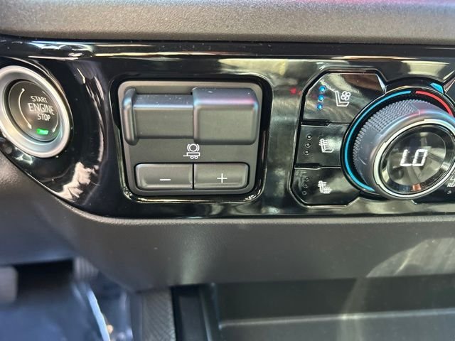 Used 2023 White Chevrolet ZR2 image 27