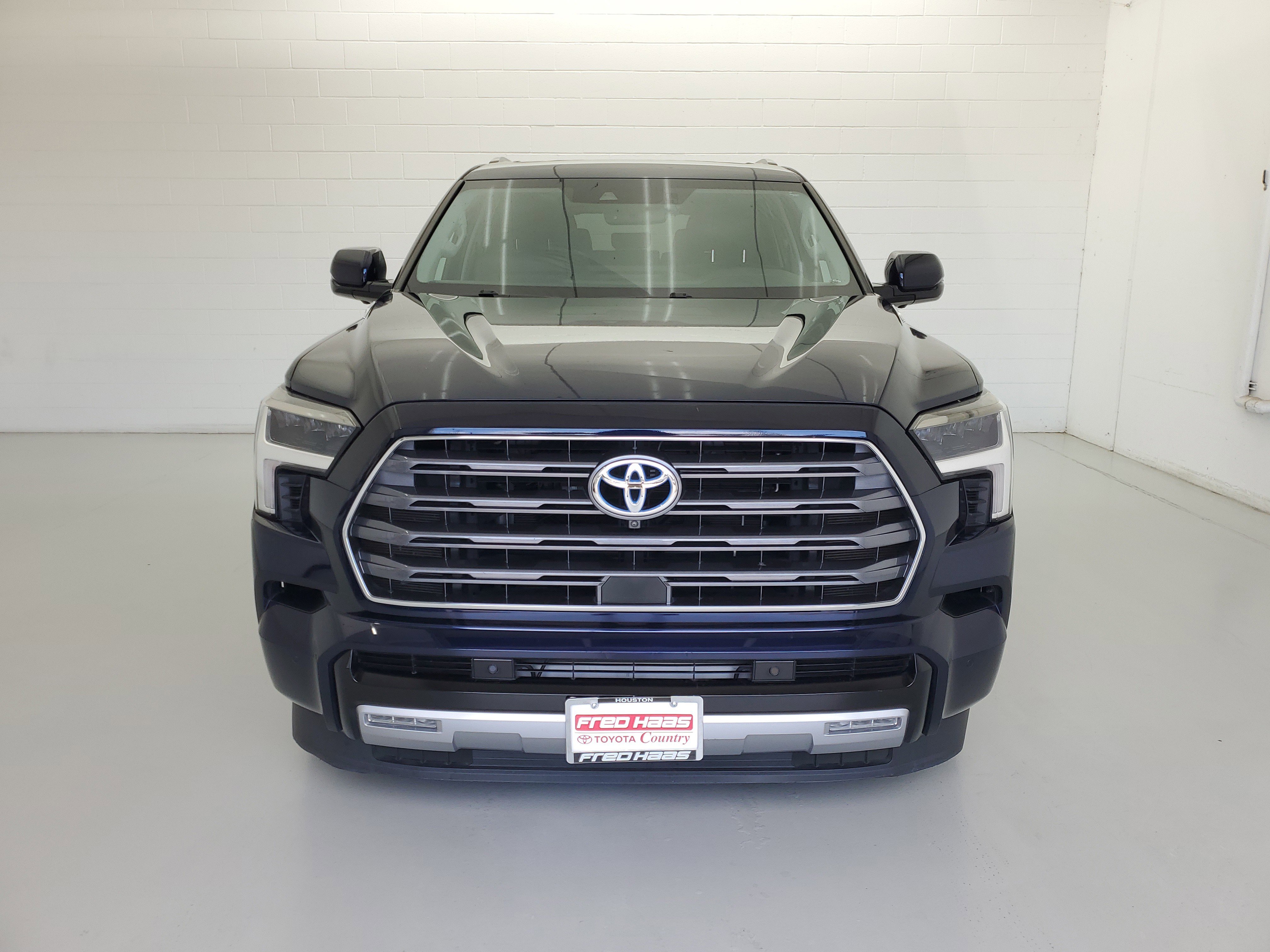 Used 2023 Blueprint Toyota Limited image 3