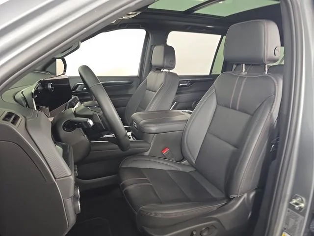 Used 2025 Sterling Gray Metallic Chevrolet RST image 26
