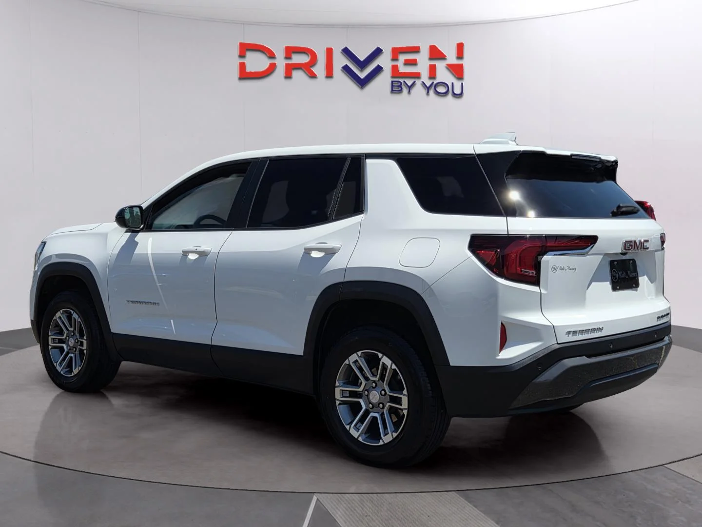 Used 2026 Summit White GMC FWD Elevation image 3