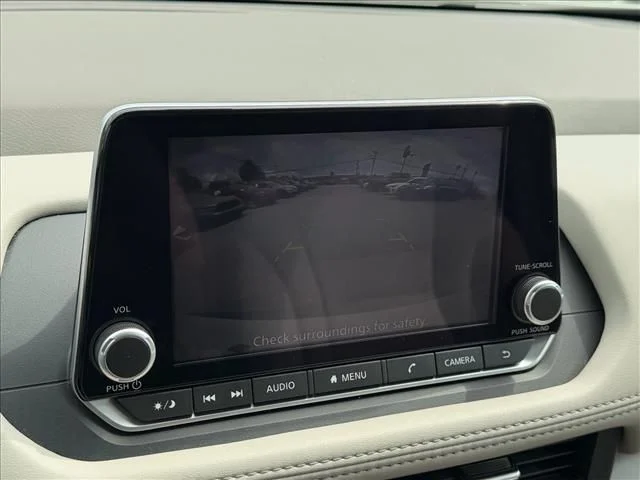 Used 2023 White Nissan SV image 25