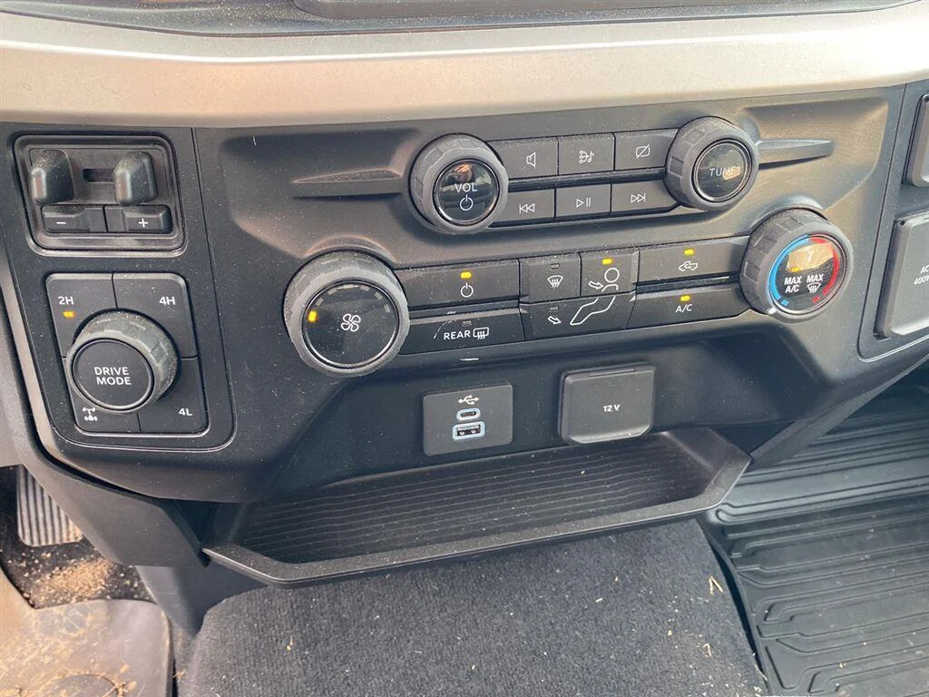 Used 2024 Agate Black Ford XLT image 19