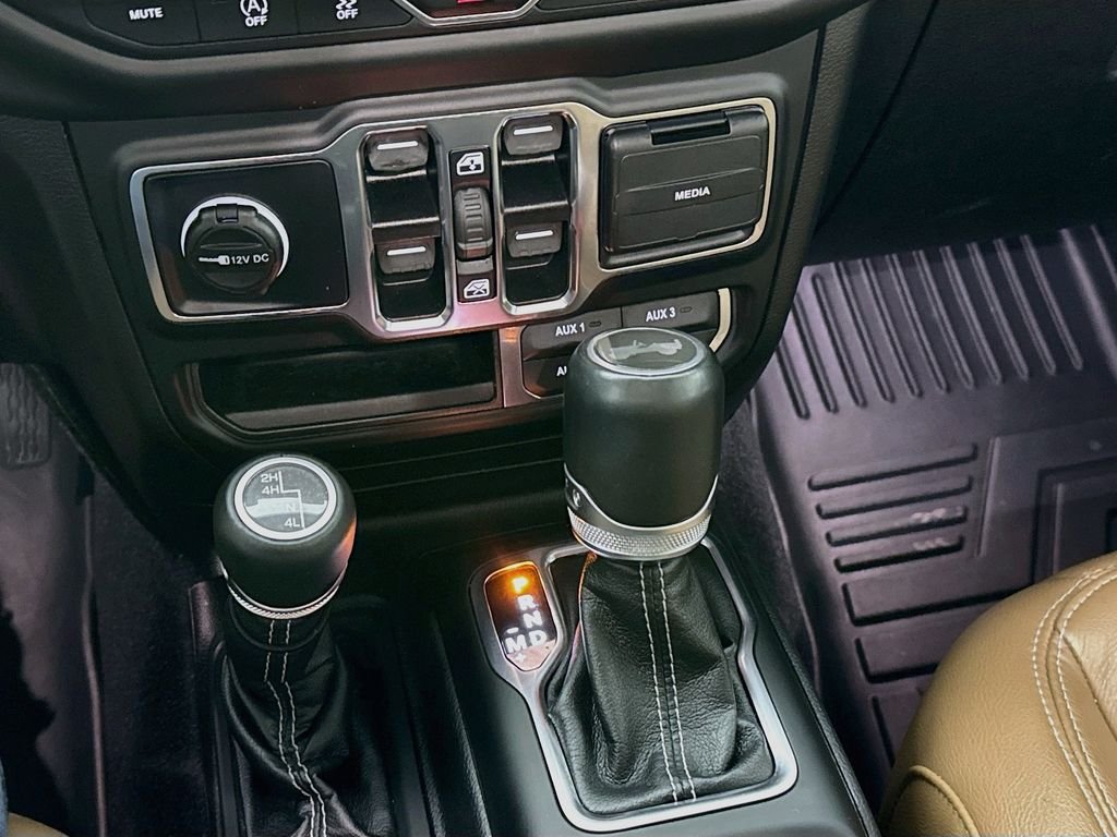 Used 2021 Gray Jeep Unlimited Sahara image 17