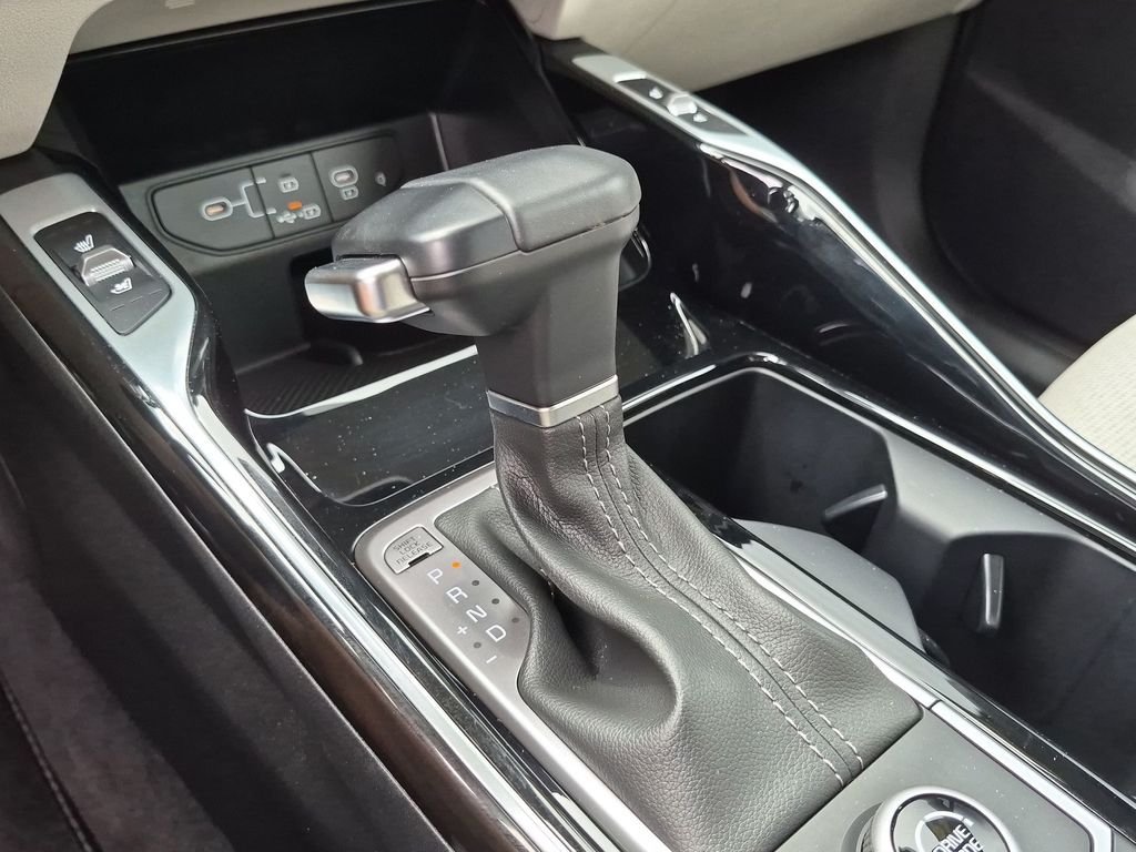 Used 2024 Gray Kia SX image 25