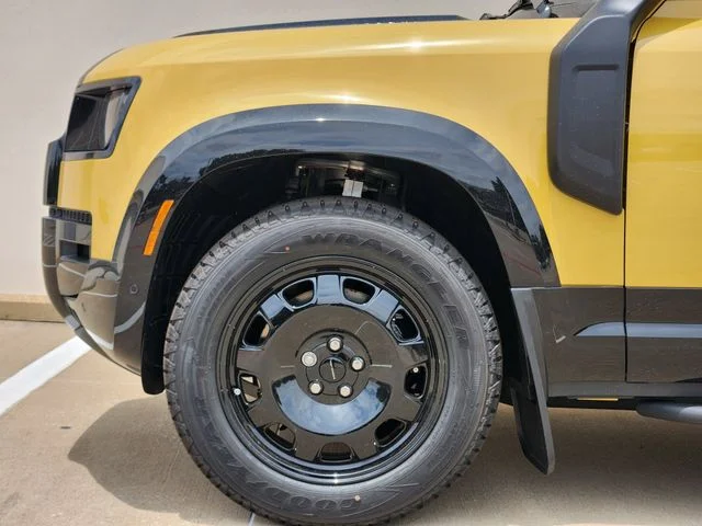 New 2026 Deep Sandglow Yellow Land Rover Trophy Edition Deep Sandglow image 9