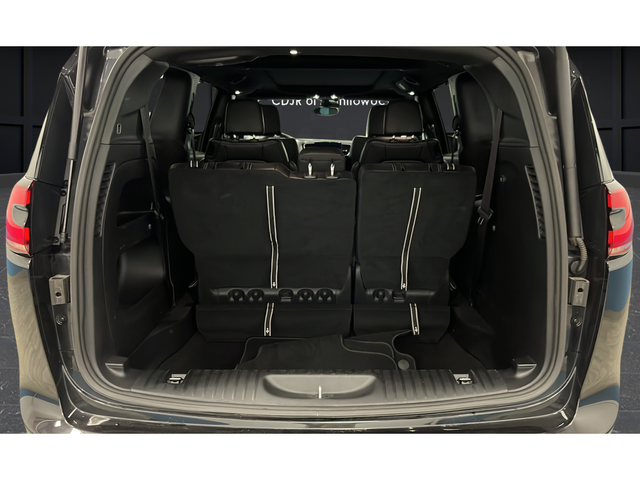Used 2023 Brilliant Black Crystal Pearlcoat Chrysler Touring L image 27