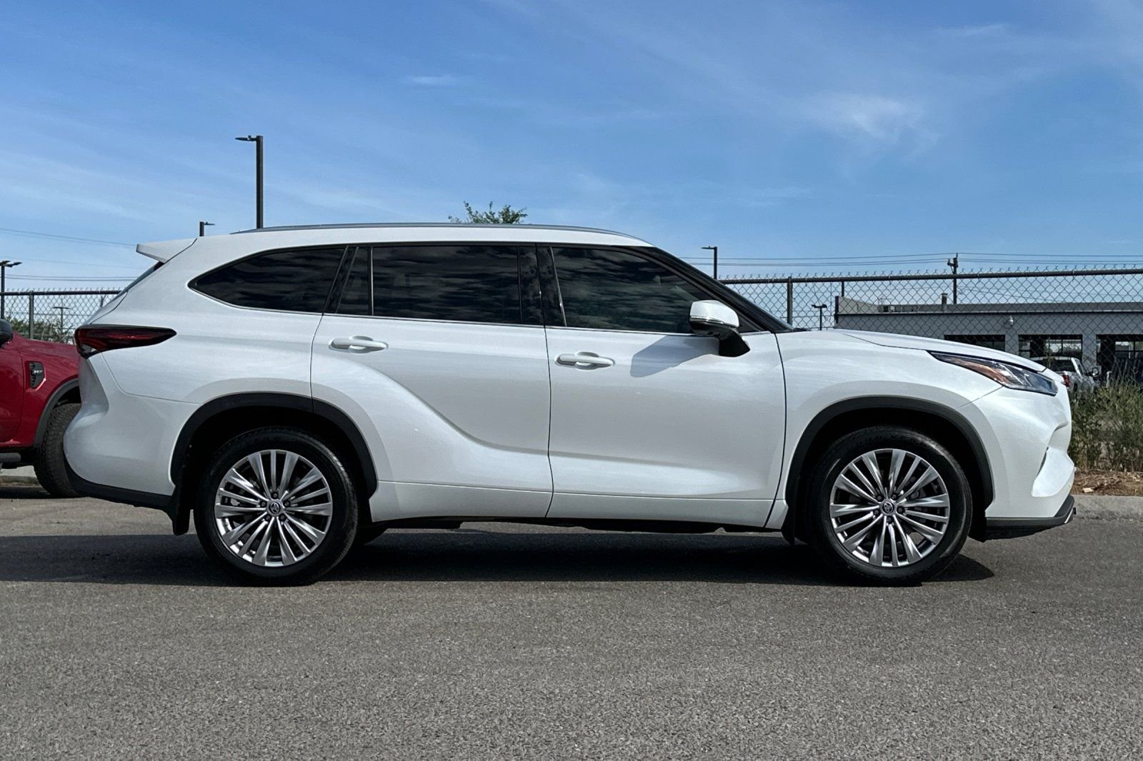 Used 2024  Toyota Platinum image 3