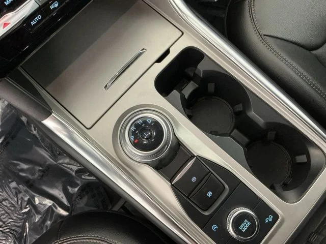 Certified Used 2023  Ford Limited image 19