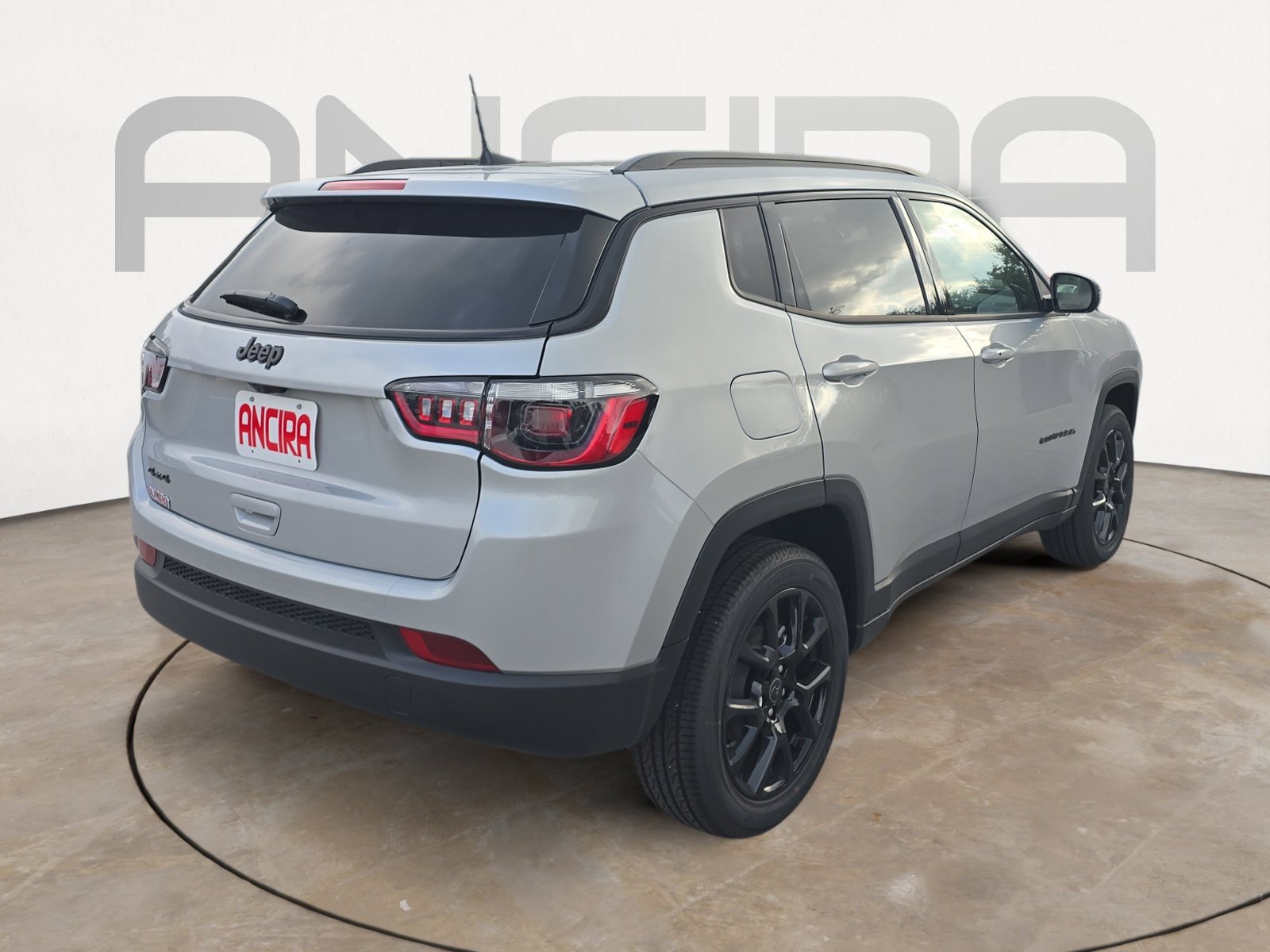 New 2026 Silver Zynith Metallic Clearcoat Jeep Latitude Altitude image 10