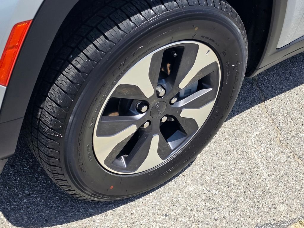 Certified Used 2024 Silver Jeep 4xe image 11