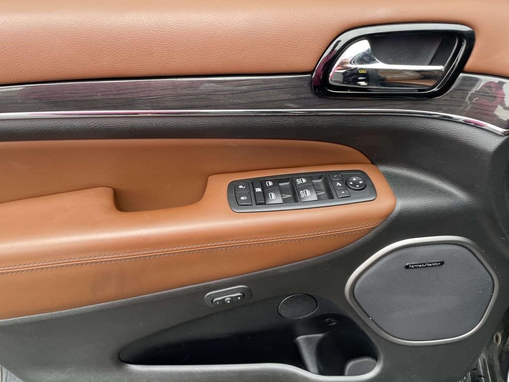 2020 Jeep Grand Cherokee Overland - Photo 17