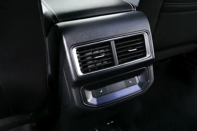 2026 Volkswagen Atlas Cross Sport SEL Premium R-LINE - Photo 22