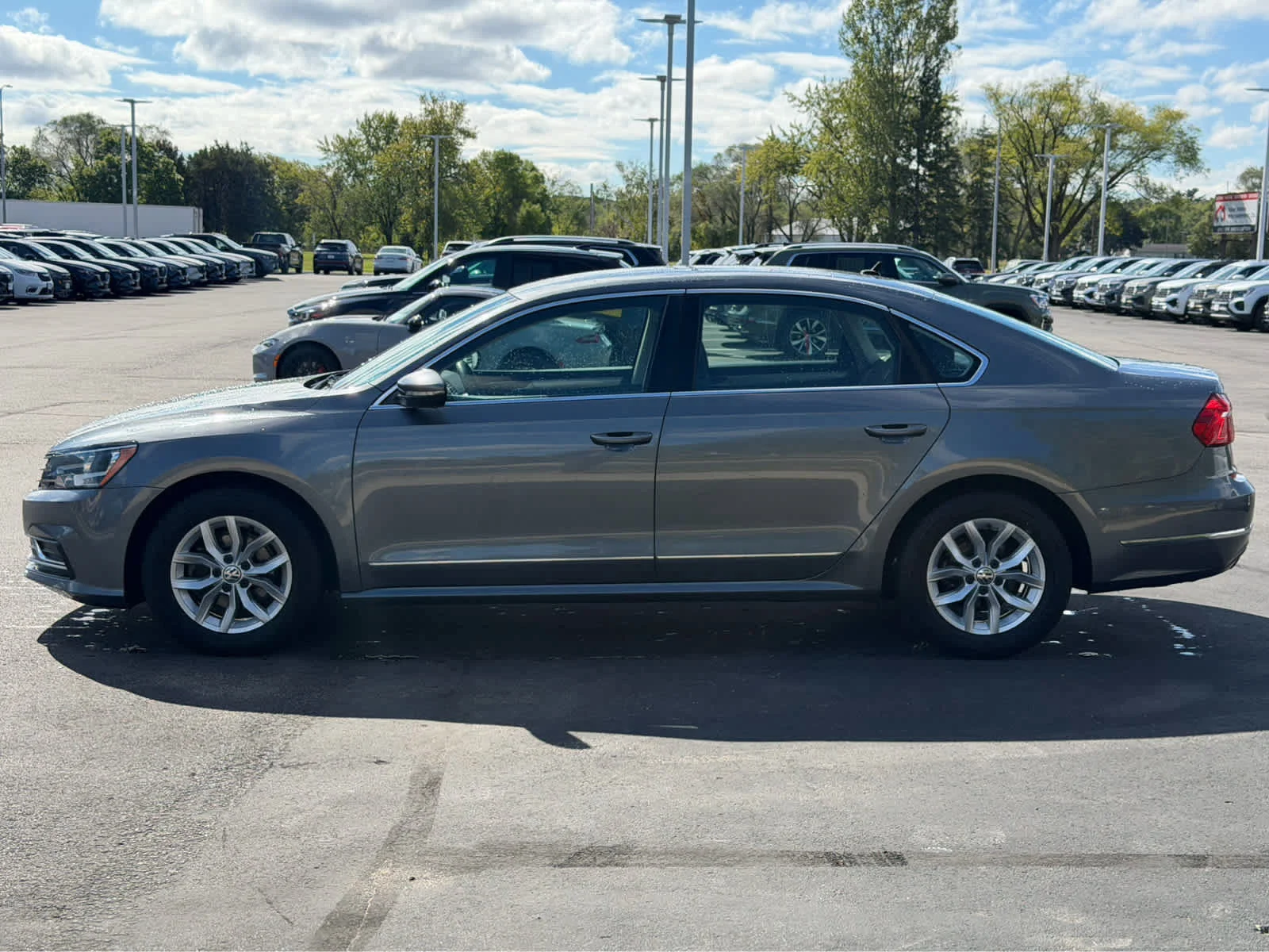Used 2016 Volkswagen Passat R-Line with VIN 1VWAT7A33GC042584 for sale in St. Cloud, MN