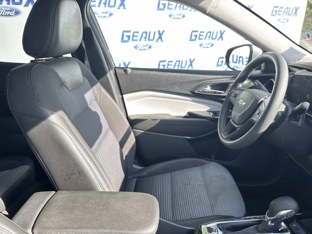 Used 2025 Gray Chevrolet LT image 21