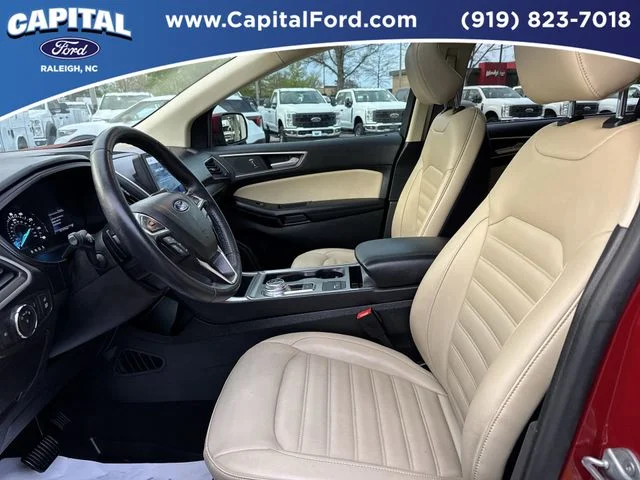 Used 2022 Red Ford SEL image 25